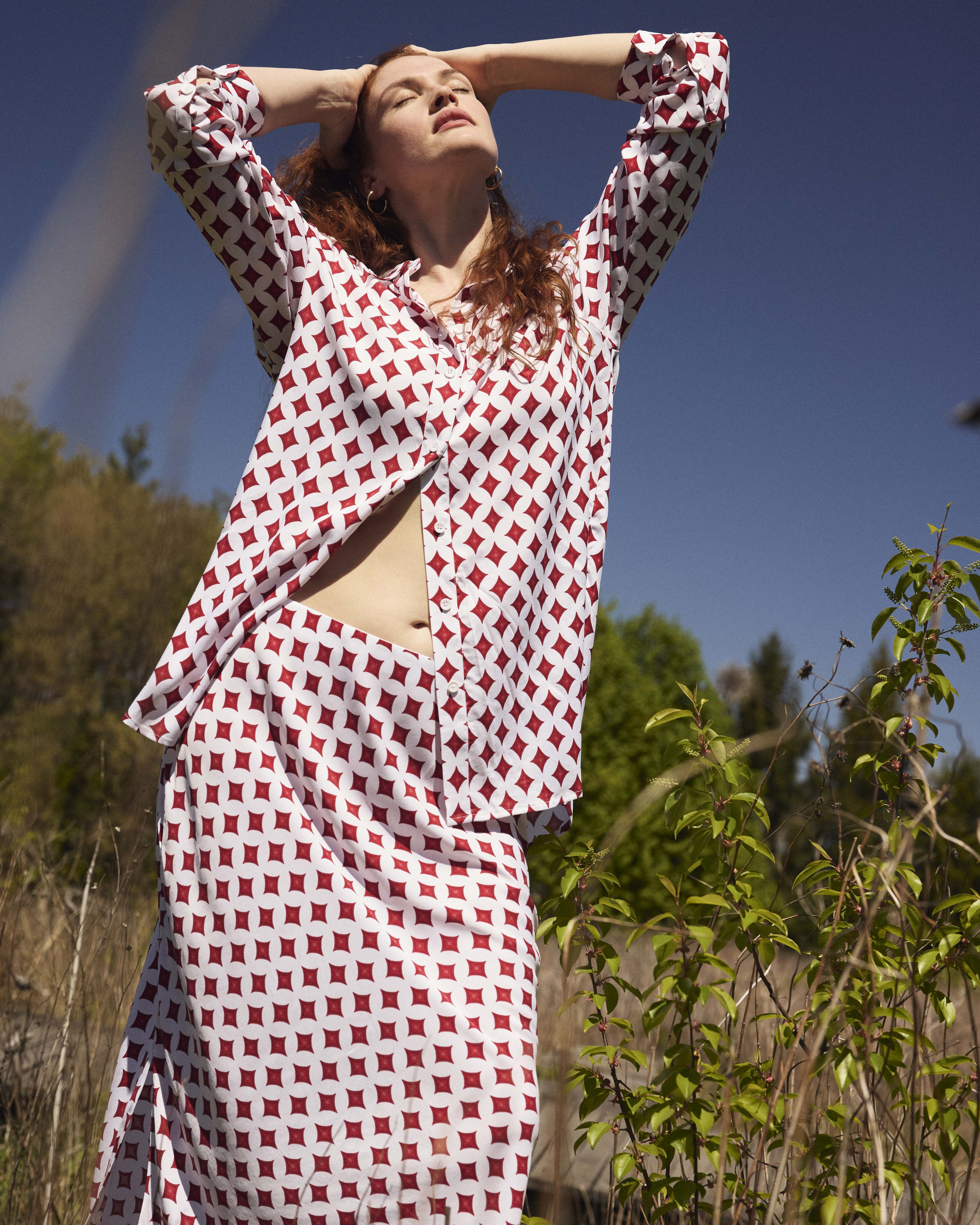 Cooling Stretch Cupro Artist Shirt - Morningstar Print in Red - Image 3